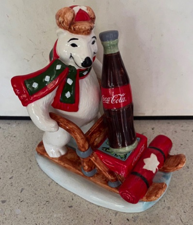 8072-1 € 17,50 coca cola beertje porselein landen canada